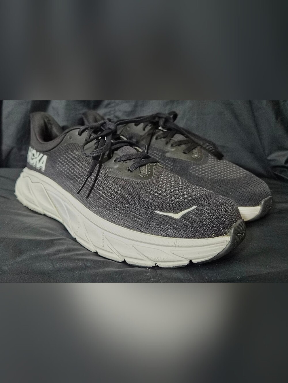 Women's Hoka One One ARAHI 7 "Black/White" Shoes ( 1147890 BWHT) Sz. 10D (WIDE)